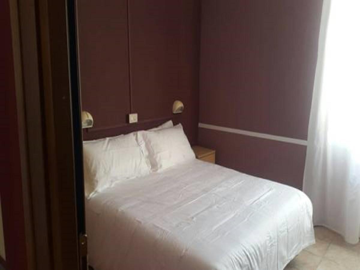 בורדיגרה Hotel Raphael מראה חיצוני תמונה