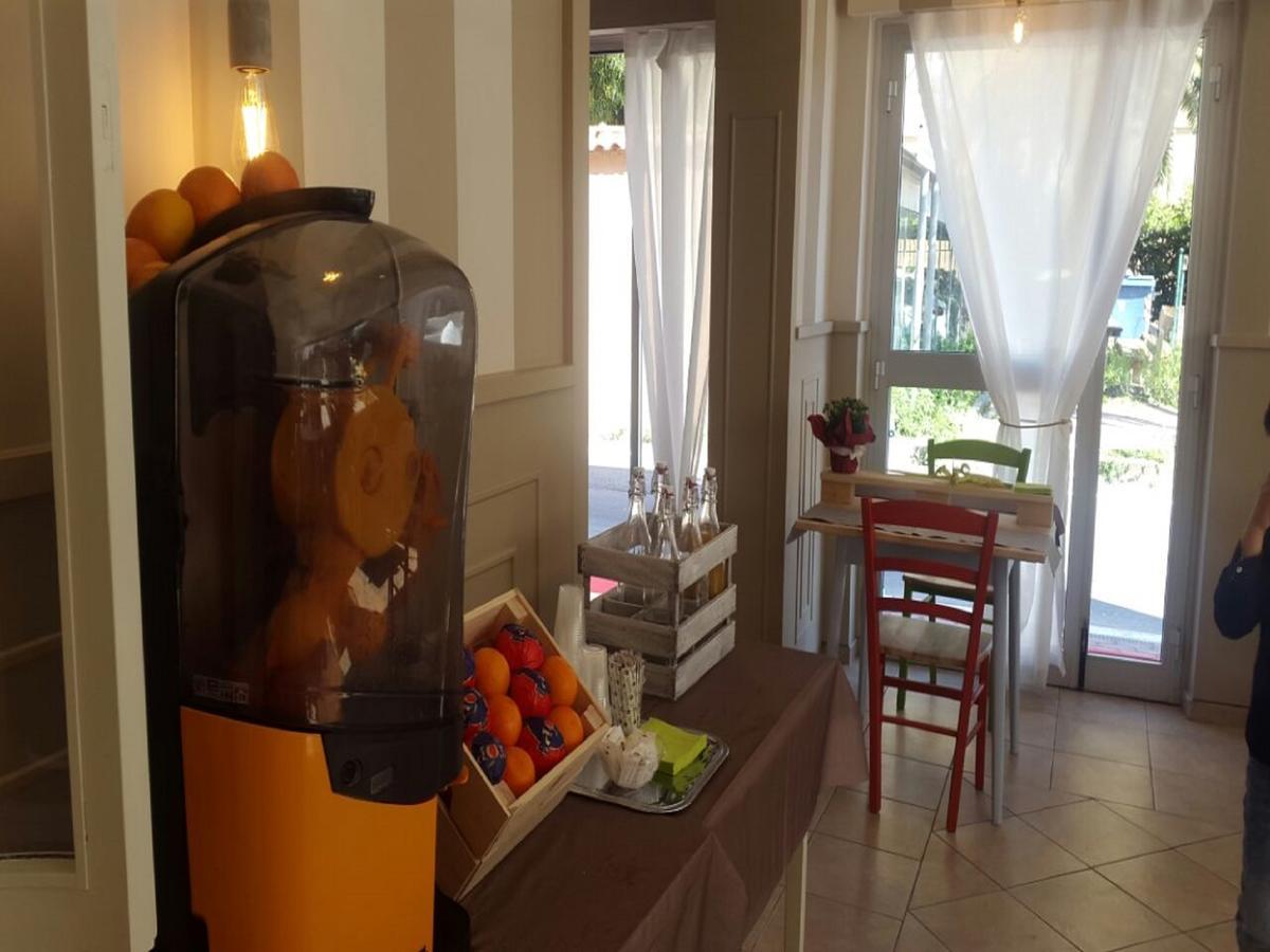 בורדיגרה Hotel Raphael מראה חיצוני תמונה