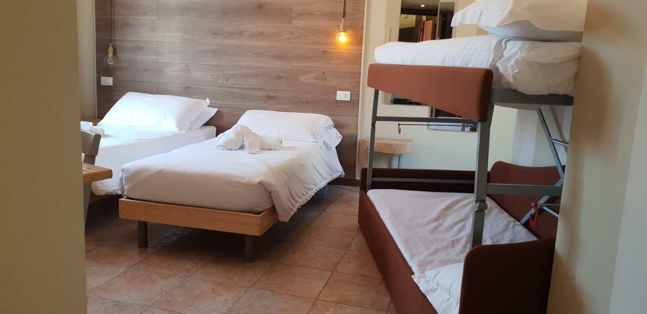 בורדיגרה Hotel Raphael מראה חיצוני תמונה